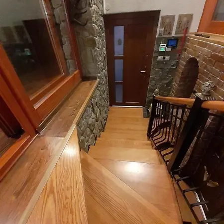 Rodinny Dom Petro S Wallbox Nabijanim Elektromobilu Apartment