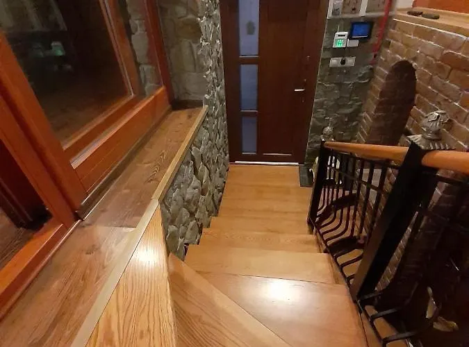 Rodinny Dom Petro S Wallbox Nabijanim Elektromobilu アパート