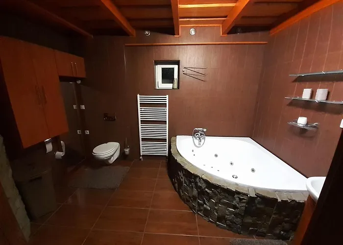 Rodinny Dom Petro S Wallbox Nabijanim Elektromobilu Daire Rabca