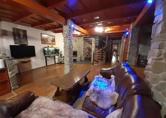 Rodinny Dom Petro S Wallbox Nabijanim Elektromobilu アパート